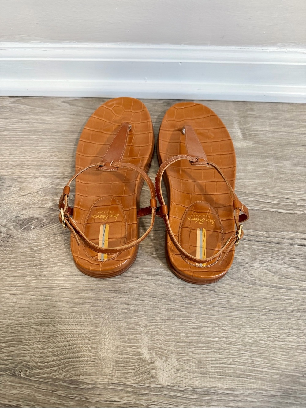 Sam Edelman Cognac Leather T-Strap Clean Girl Quiet Luxury Casual Size 8 Sandals - Picture 4 of 10